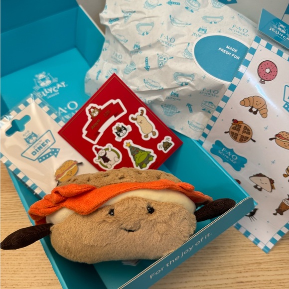 FAO Schwarz NYC Breakfast Plush Set- Pancake Waffle Bagel NWT with MENU - Picture 9 of 14